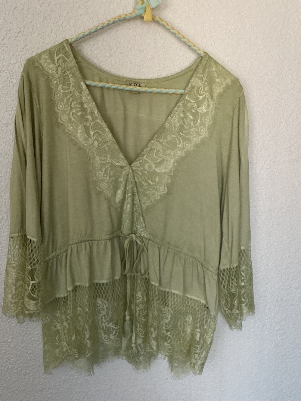 POL Sage Lace-Trim Tie-Front Tunic. SzMed